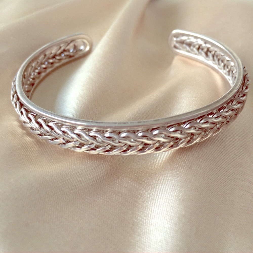 Vintage, Handcrafted, silver bracelet with braiding.